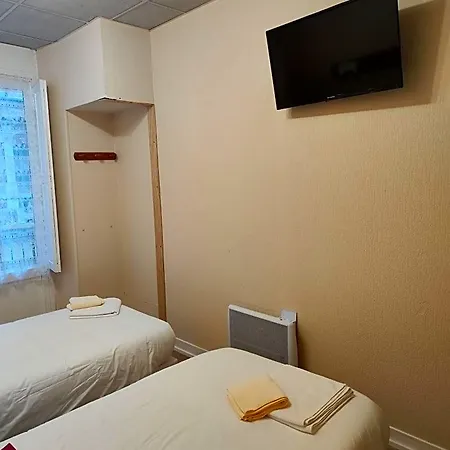 Hotel Du Rocher 2*
