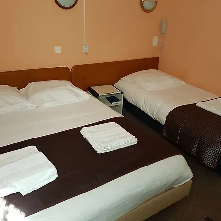 Du Rocher Szálloda 2*