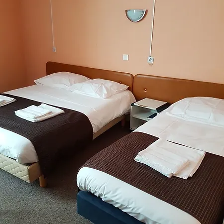 Du Rocher Hotel